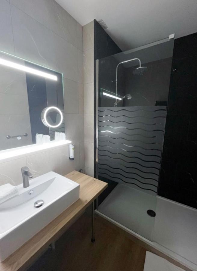 Logis Hotel Majestic Chatelaillon Plage - La Rochelle Buitenkant foto